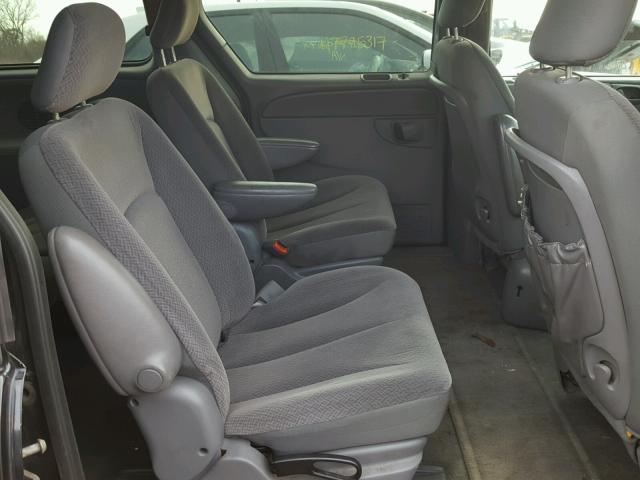 2C4GP44RX4R603754 - 2004 CHRYSLER TOWN & COU GRAY photo 6