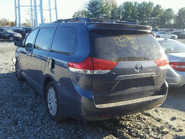 5TDDK3DC7DS057882 - 2013 TOYOTA SIENNA XLE BLUE photo 3