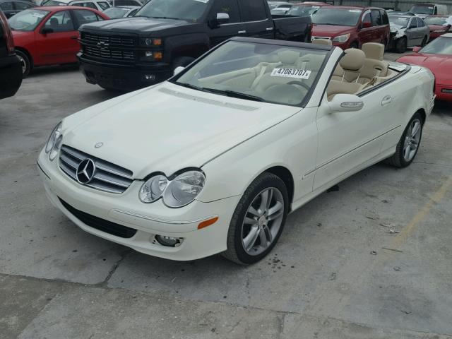 WDBTK56F48F252647 - 2008 MERCEDES-BENZ CLK 350 WHITE photo 2