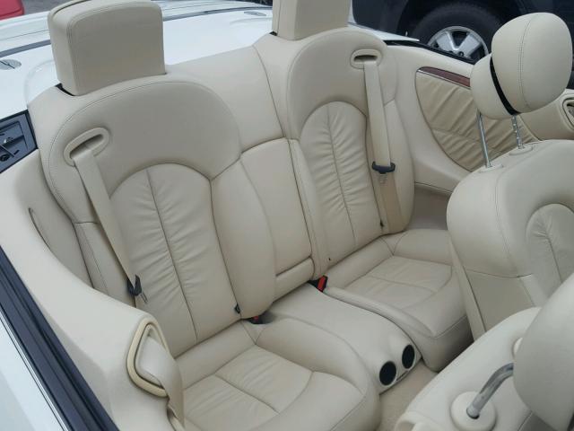 WDBTK56F48F252647 - 2008 MERCEDES-BENZ CLK 350 WHITE photo 6