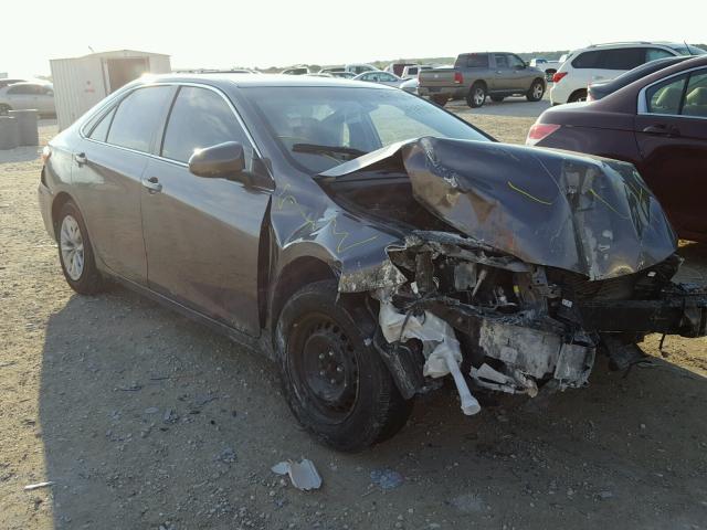 4T4BF1FK8FR494813 - 2015 TOYOTA CAMRY LE ნაცრისფერი ფოტო 1