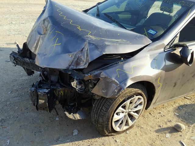 4T4BF1FK8FR494813 - 2015 TOYOTA CAMRY LE ნაცრისფერი ფოტო 9