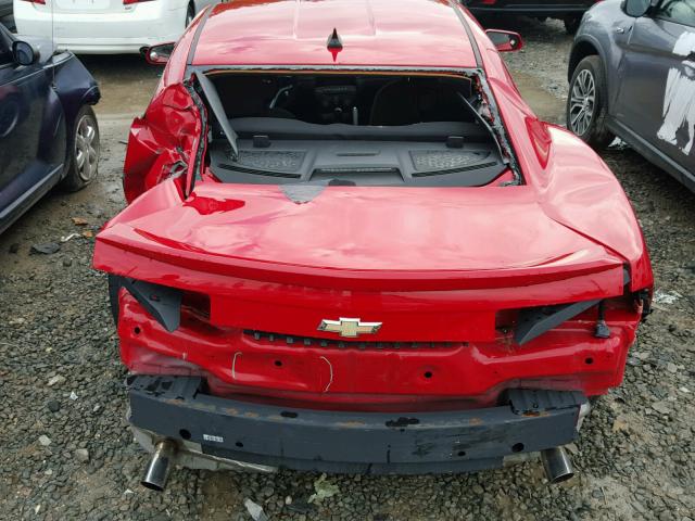 2G1FE1E3XD9184923 - 2013 CHEVROLET CAMARO RED photo 9