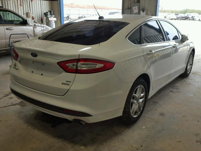 3FA6P0HR9DR261907 - 2013 FORD FUSION SE WHITE photo 4