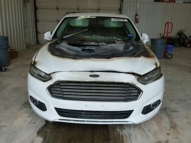 3FA6P0HR9DR261907 - 2013 FORD FUSION SE WHITE photo 9