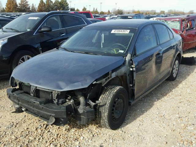 3VW2K7AJ3DM210403 - 2013 VOLKSWAGEN JETTA BASE GRAY photo 2