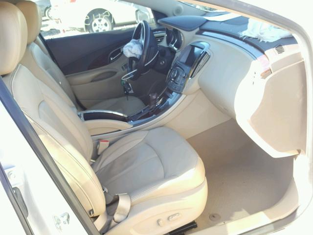 1G4GC5ER0DF328611 - 2013 BUICK LACROSSE WHITE photo 5