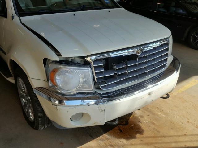 1A8HW58238F113415 - 2008 CHRYSLER ASPEN LIMI WHITE photo 9