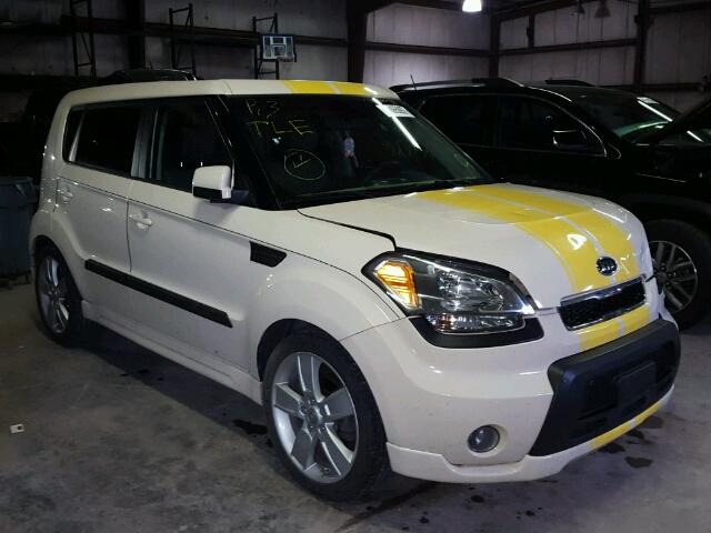 KNDJT2A26B7713194 - 2011 KIA SOUL + WHITE photo 1