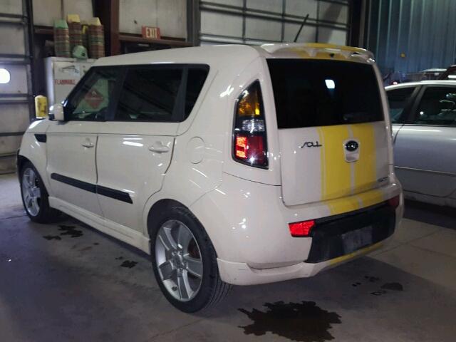 KNDJT2A26B7713194 - 2011 KIA SOUL + WHITE photo 3