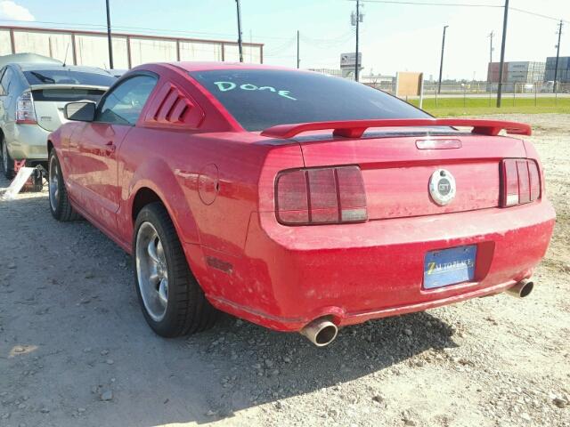 1ZVFT82H575204810 - 2007 FORD MUSTANG GT RED photo 3