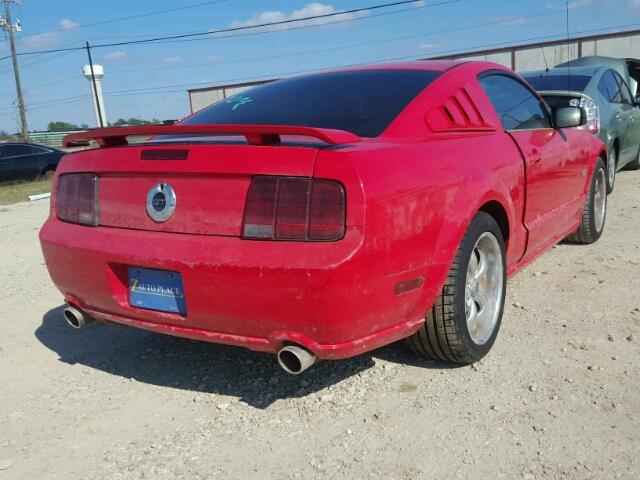 1ZVFT82H575204810 - 2007 FORD MUSTANG GT RED photo 4