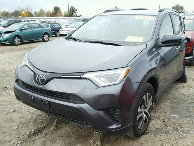 JTMZFREV4HJ120369 - 2017 TOYOTA RAV4 LE CHARCOAL photo 2