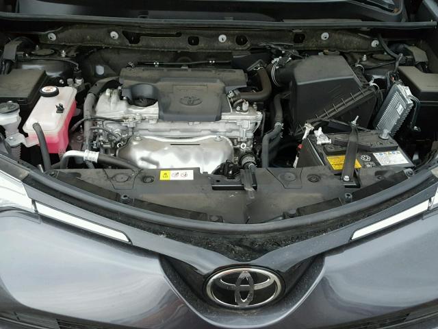 JTMZFREV4HJ120369 - 2017 TOYOTA RAV4 LE CHARCOAL photo 7