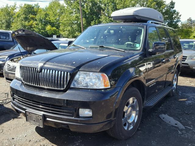 5LMFU28545LJ08372 - 2005 LINCOLN NAVIGATOR შავი ფოტო 2