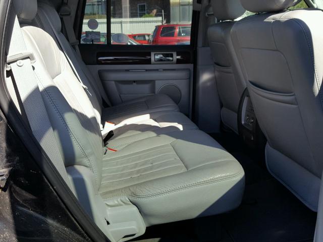 5LMFU28545LJ08372 - 2005 LINCOLN NAVIGATOR შავი ფოტო 6