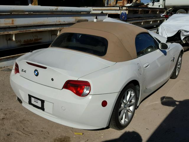 4USBU33558LW75028 - 2008 BMW Z4 3.0 WHITE photo 4