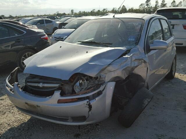 KL1TD66676B516361 - 2006 CHEVROLET AVEO BASE GRAY photo 2