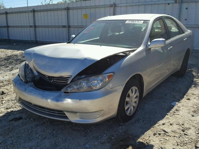 4T1BE32KX6U725211 - 2006 TOYOTA CAMRY LE SILVER photo 2