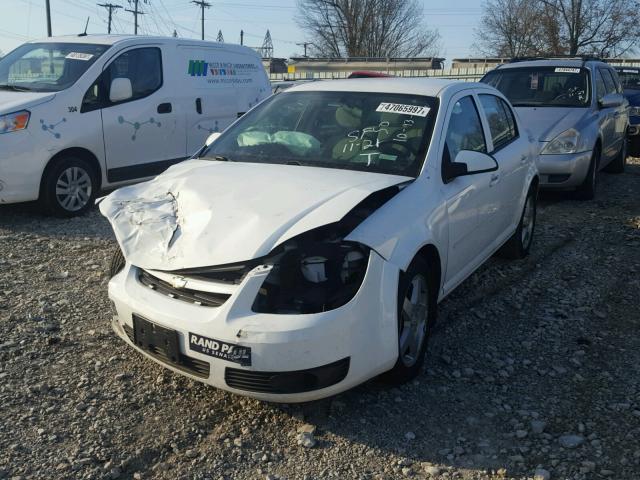 1G1AL52F757641972 - 2005 CHEVROLET COBALT LS WHITE photo 2