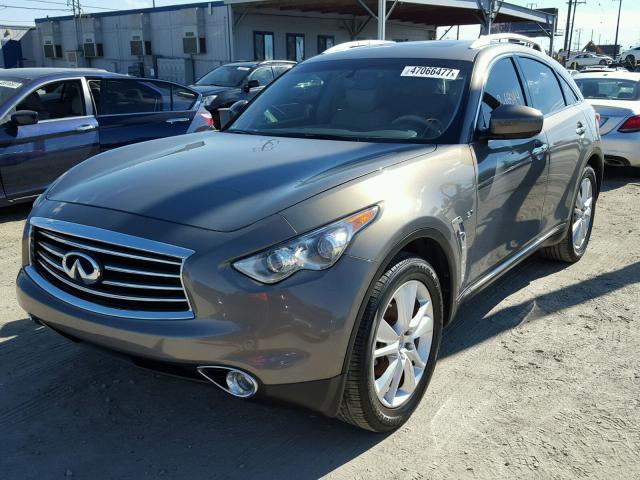 JN8CS1MU4GM670118 - 2016 INFINITI QX70 GRAY photo 2