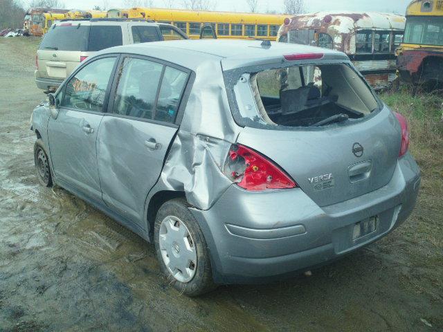 3N1BC13E88L424122 - 2008 NISSAN VERSA S GRAY photo 3