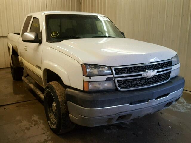 1GCHK29U15E136128 - 2005 CHEVROLET SILVERADO WHITE photo 1