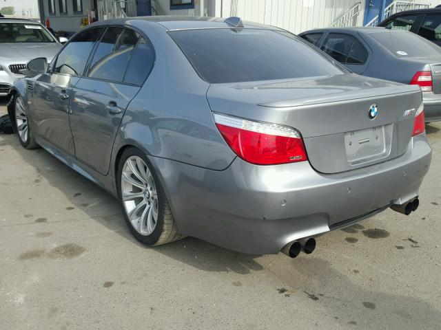 WBSNB93579C043055 - 2009 BMW M5 GRAY photo 3