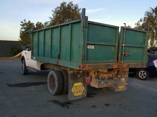 1FDAF56F0XEE69383 - 1999 FORD F550 SUPER WHITE photo 3