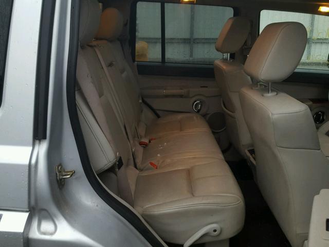 1J8HG58266C105739 - 2006 JEEP COMMANDER SILVER photo 6