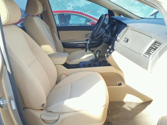 KNDMB5C12F6044133 - 2015 KIA SEDONA LX TAN photo 5