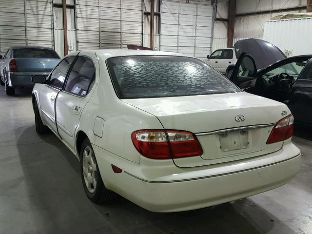 JNKCA31A8YT102402 - 2000 INFINITI I30 WHITE photo 3