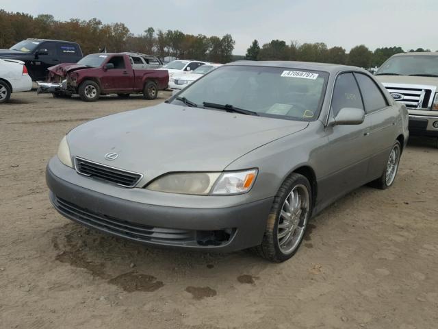 JT8BF28G9X5069348 - 1999 LEXUS ES 300 GRAY photo 2