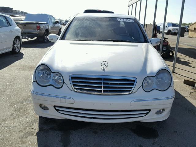 WDBRF61J05A679557 - 2005 MERCEDES-BENZ C 240 WHITE photo 9