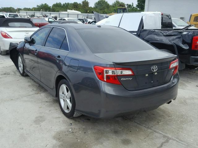 4T1BF1FKXCU077053 - 2012 TOYOTA CAMRY BASE GRAY photo 3