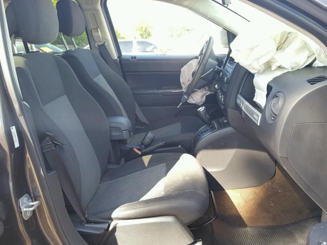 1C4NJCBAXED779112 - 2014 JEEP COMPASS SP 灰色 照片 5