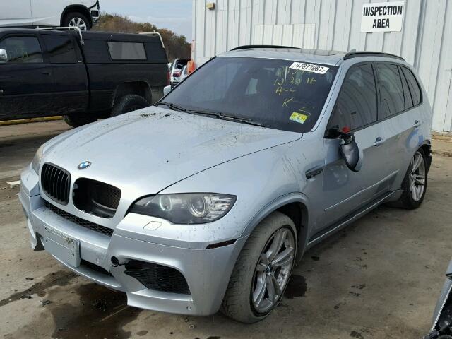 5YMGY0C52ALK25235 - 2010 BMW X5 M GRAY photo 2