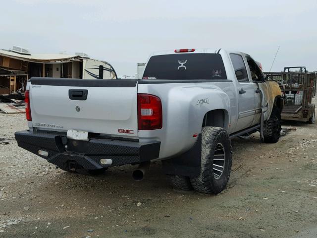 1GT423C8XCF111414 - 2012 GMC SIERRA K35 SILVER photo 4