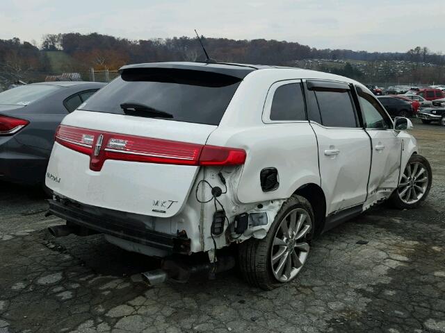 2LMHJ5AT6ABJ03302 - 2010 LINCOLN MKT WHITE photo 4