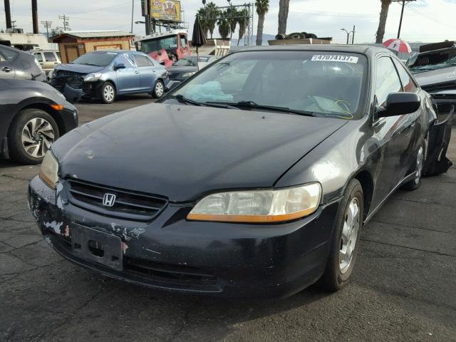 1HGCG3272YA031827 - 2000 HONDA ACCORD EX BLACK photo 2