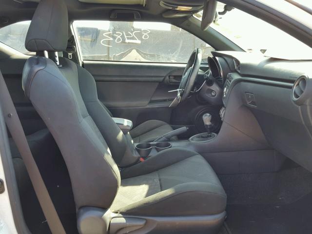 JTKJF5C78B3012626 - 2011 TOYOTA SCION TC WHITE photo 5