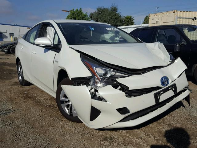 JTDKARFU2G3521749 - 2016 TOYOTA PRIUS WHITE photo 1