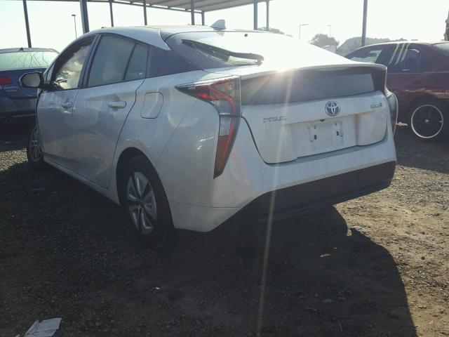 JTDKARFU2G3521749 - 2016 TOYOTA PRIUS WHITE photo 3