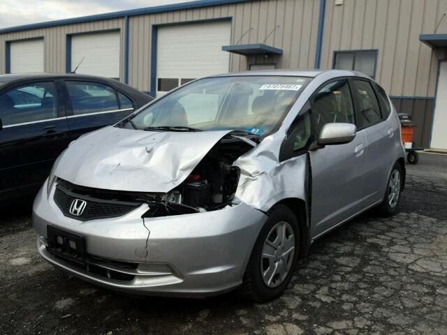 JHMGE8H3XDC080567 - 2013 HONDA FIT SILVER photo 2