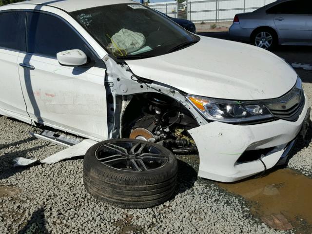 1HGCR2F57HA223273 - 2017 HONDA ACCORD SPO WHITE photo 9