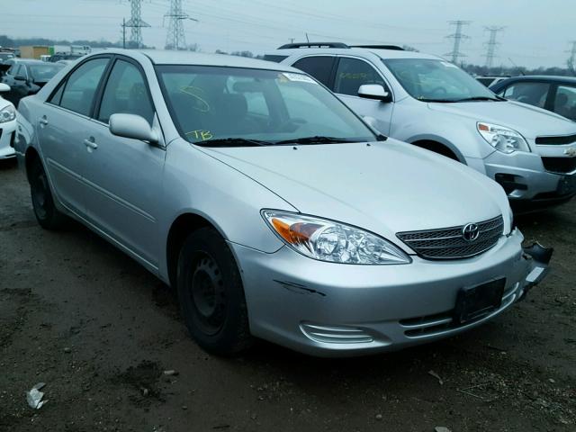 4T1BE32K22U061528 - 2002 TOYOTA CAMRY LE 银色 照片 1