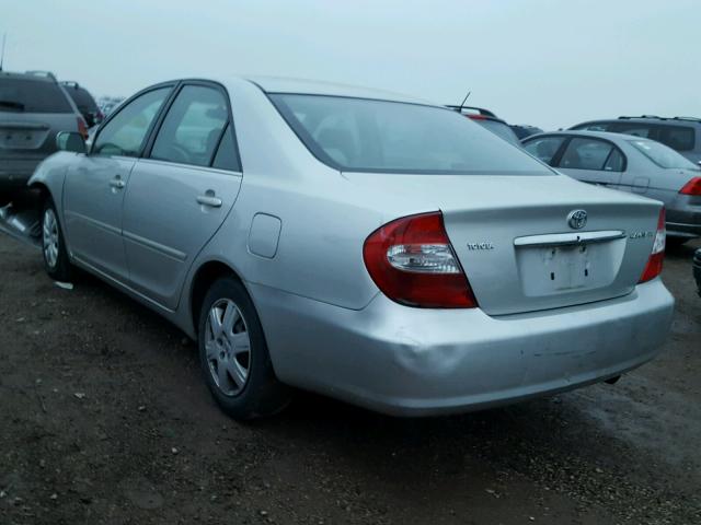 4T1BE32K22U061528 - 2002 TOYOTA CAMRY LE SILVER photo 3