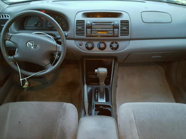 4T1BE32K22U061528 - 2002 TOYOTA CAMRY LE 银色 照片 9