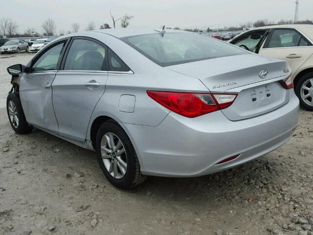 5NPEB4AC4BH082580 - 2011 HYUNDAI SONATA GLS SILVER photo 3