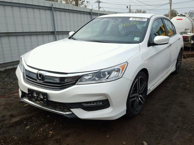 1HGCR2F5XGA054445 - 2016 HONDA ACCORD SPO WHITE photo 2